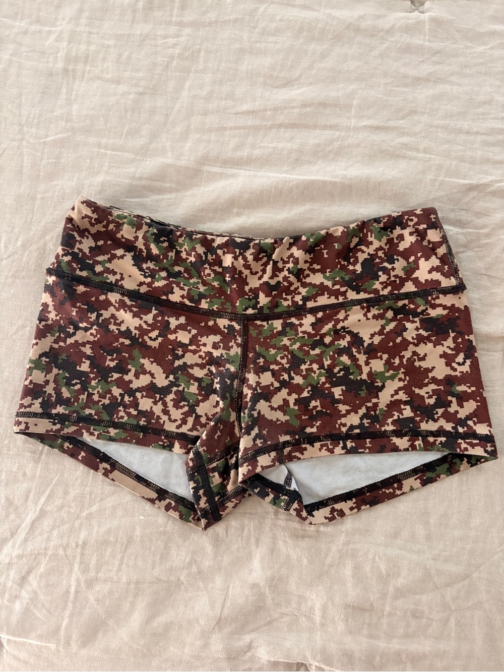 Fleo Women's Camo Athletic Shorts - Brown/Green